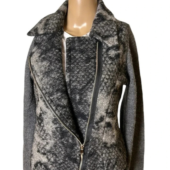 VTG chunky knit wool blend jacket made in Italy ,EC
Asymmetrical zip,rib,M - Picture 9 of 12